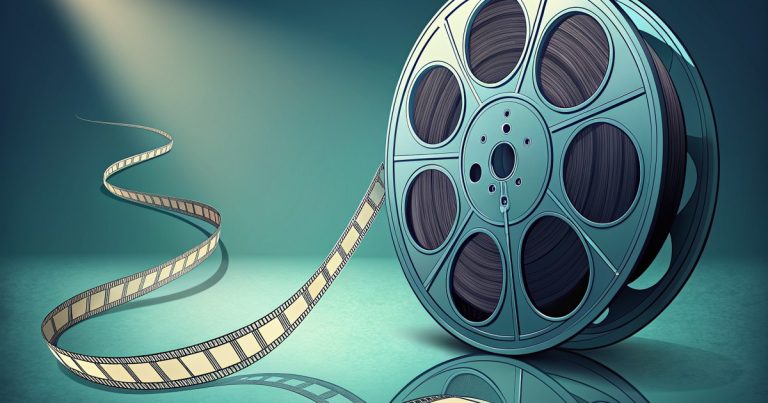 Bobine de film et pellicule aux photogrammes vides, illustrant la video generee par IA